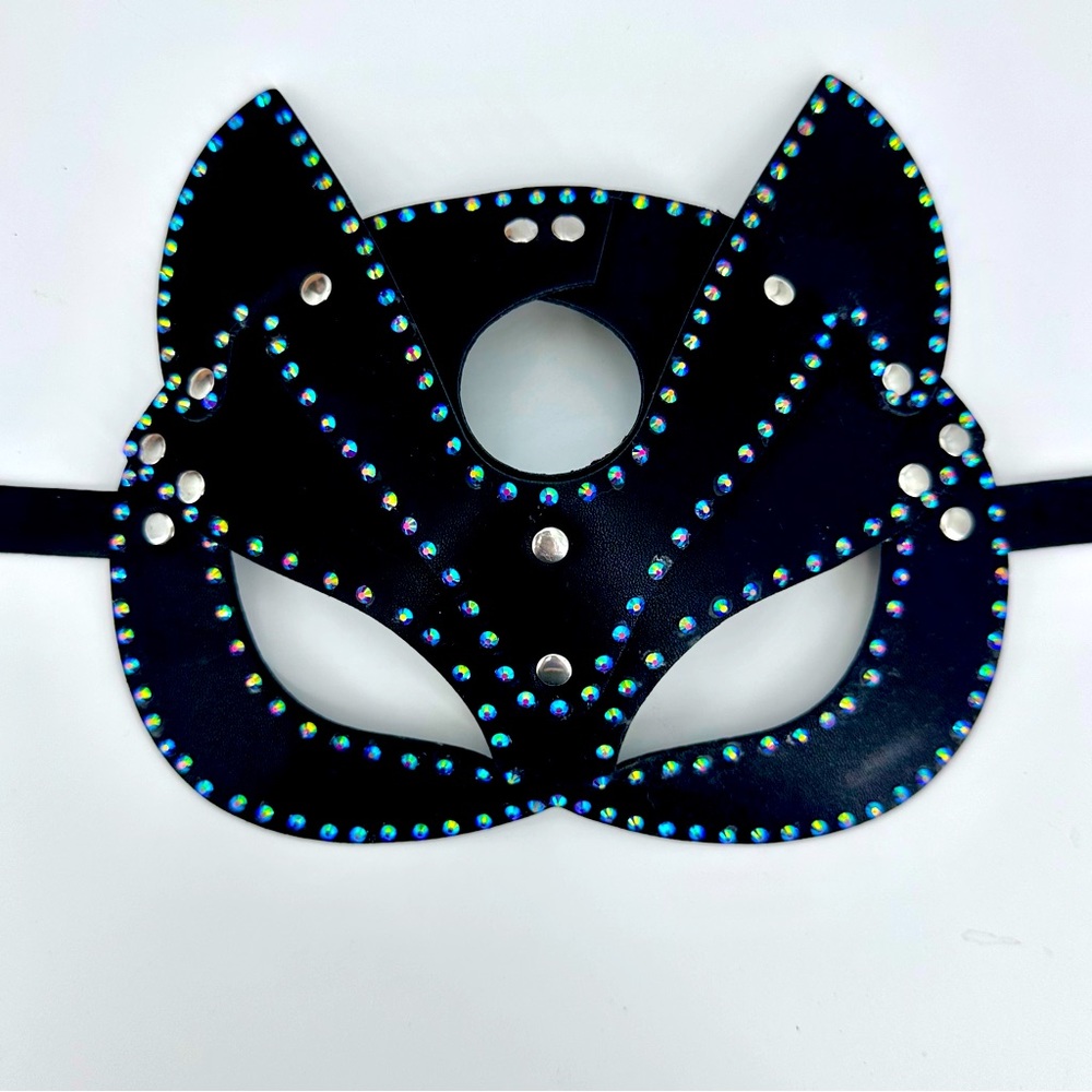 Handmade Rhinestone Faux Leather Cat Masquerade Mask – One Size - Picture 4 of 8